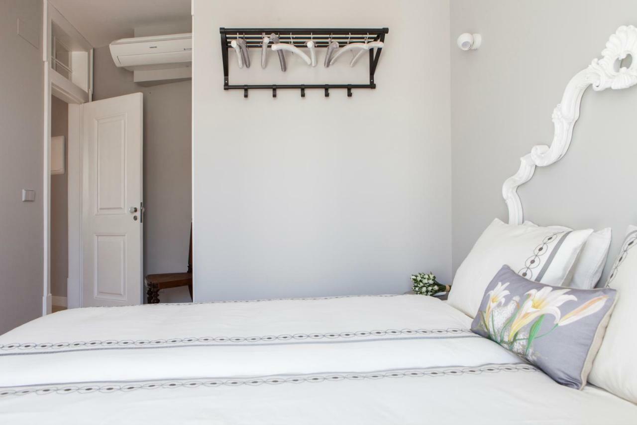 Alfama Sophisticate Flat With Balconies 2Bedrs 2Baths & Ac In 19Th Century Building Historic Center Apartment Lisboa Екстериор снимка